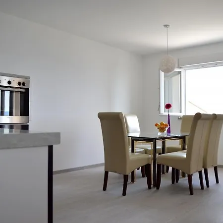 Apartments Duce Apartament *